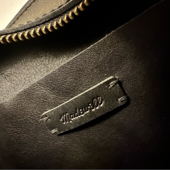 NEW Madewell Sydney Zip-Top Leather Crossbody Bag in Black with Gold Hardware - Picture 10 of 10